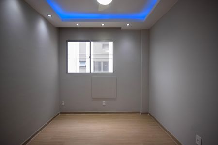 Quarto 1 de apartamento para alugar com 2 quartos, 47m² em Taquara, Rio de Janeiro