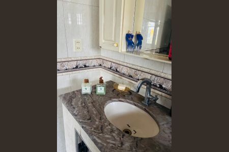 Casa para alugar com 120m², 2 quartos e 2 vagasBanheiro