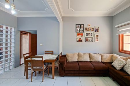 Casa de condomínio para alugar com 123m², 3 quartos e 2 vagasSala