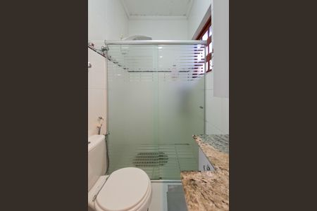 Casa de condomínio para alugar com 123m², 3 quartos e 2 vagasBanheiro da Suíte