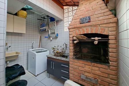 Casa de condomínio para alugar com 123m², 3 quartos e 2 vagasChurrasqueira