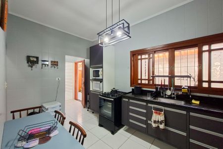 Casa de condomínio para alugar com 123m², 3 quartos e 2 vagasCozinha 