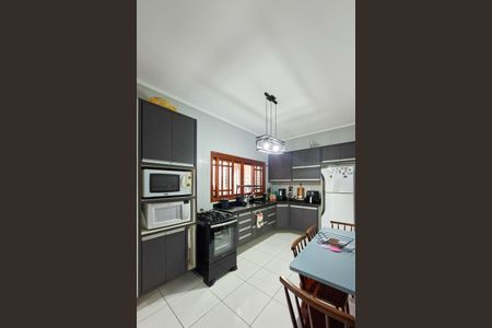 Casa de condomínio para alugar com 123m², 3 quartos e 2 vagasCozinha 