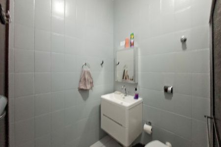 Casa de condomínio para alugar com 123m², 3 quartos e 2 vagasBanheiro 