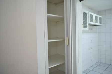 Casa à venda com 100m², 3 quartos e 2 vagasDespensa