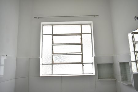 Casa à venda com 100m², 3 quartos e 2 vagasBanheiro 1