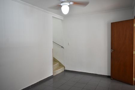 Casa à venda com 100m², 3 quartos e 2 vagasSala