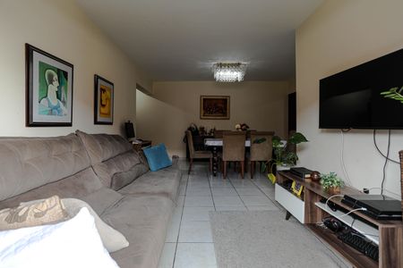 Apartamento para alugar com 75m², 2 quartos e 1 vagaSala