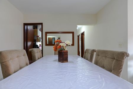 Apartamento para alugar com 75m², 2 quartos e 1 vagaSala
