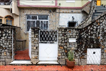 Casa para alugar com 83m², 2 quartos e sem vagaFachada