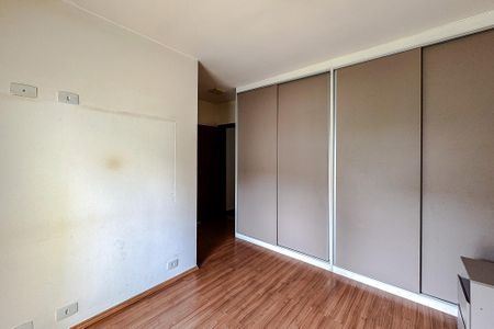 Casa à venda com 215m², 3 quartos e 6 vagasQuarto 1 - Suíte