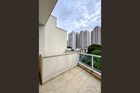 Casa à venda com 215m², 3 quartos e 6 vagasVaranda do Quarto 3