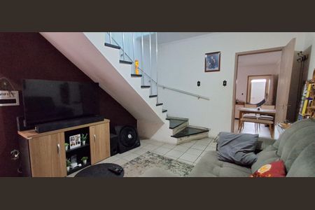 Casa à venda com 256m², 3 quartos e 2 vagasSala.