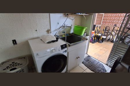 Casa à venda com 256m², 3 quartos e 2 vagasÁrea de Serviço 