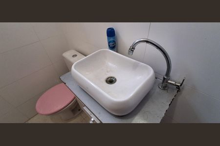 Casa à venda com 256m², 3 quartos e 2 vagasBanheiro 3