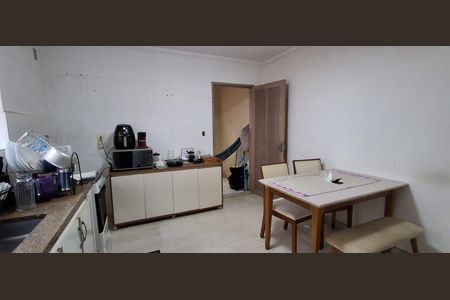 Casa à venda com 256m², 3 quartos e 2 vagasCozinha 