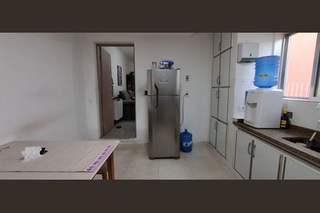 Casa à venda com 256m², 3 quartos e 2 vagasCozinha 