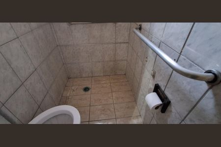 Casa à venda com 256m², 3 quartos e 2 vagasBanheiro 2