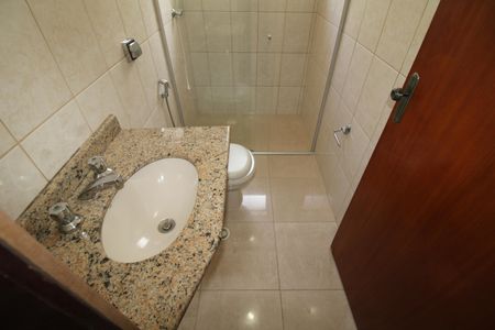 Casa à venda com 126m², 3 quartos e 3 vagasBanheiro