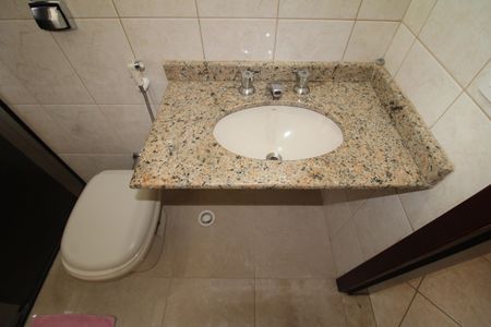 Casa à venda com 126m², 3 quartos e 3 vagasQuarto 1 - Banheiro