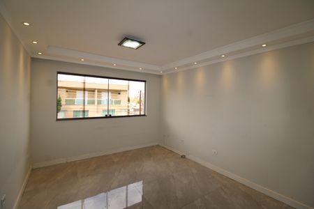 Casa à venda com 126m², 3 quartos e 3 vagasSala