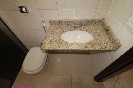 Casa à venda com 126m², 3 quartos e 3 vagasQuarto 1 - Banheiro