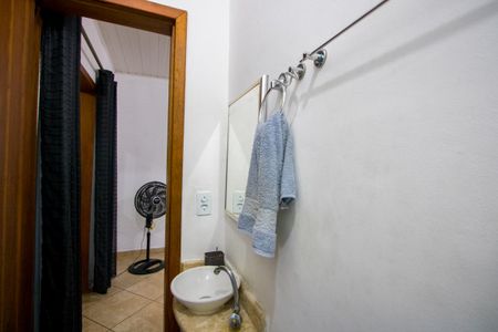 Banheiro de casa para alugar com 1 quarto, 48m² em Jardim Guarará, Santo André