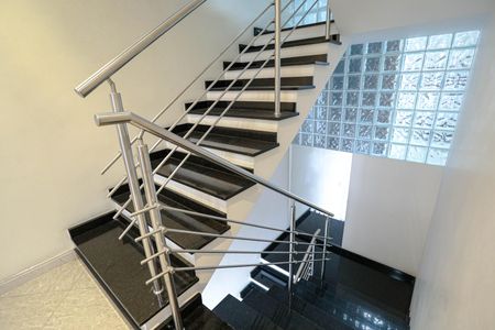 Casa de condomínio para alugar com 280m², 3 quartos e 3 vagasEscada