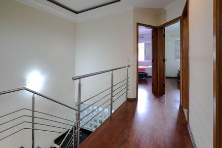 Casa de condomínio para alugar com 280m², 3 quartos e 3 vagasCorredor