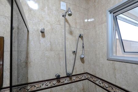 Casa de condomínio para alugar com 280m², 3 quartos e 3 vagasBanheiro