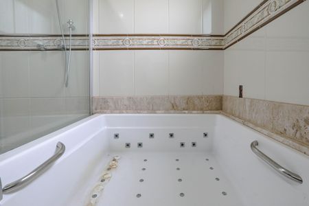 Casa de condomínio para alugar com 280m², 3 quartos e 3 vagasBanheiro - Quarto 3 - Suíte