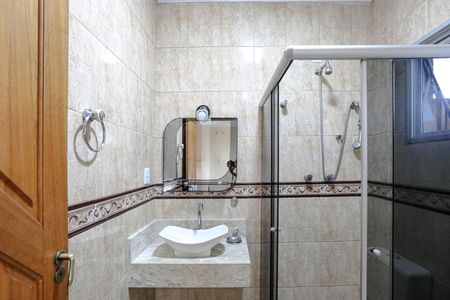 Casa de condomínio para alugar com 280m², 3 quartos e 3 vagasBanheiro