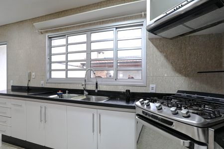 Casa de condomínio para alugar com 280m², 3 quartos e 3 vagasCozinha