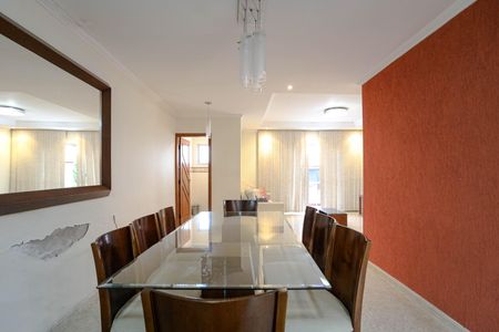 Casa de condomínio para alugar com 280m², 3 quartos e 3 vagasSala de Jantar