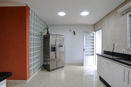 Casa de condomínio para alugar com 280m², 3 quartos e 3 vagasCozinha