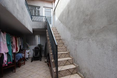 Casa para alugar com 70m², 1 quarto e 1 vagaEscada