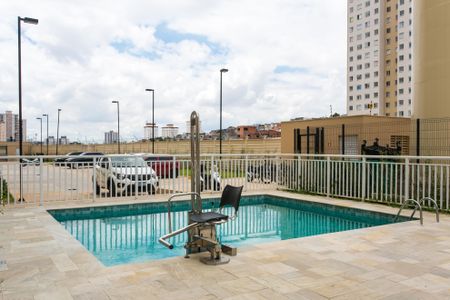 Apartamento para alugar com 34m², 2 quartos e 1 vaga Apartamento para alugar com 34m², 2 quartos e 1 vagaÁrea comum - Piscina