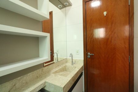 Casa à venda com 167m², 3 quartos e 3 vagasBanheiro