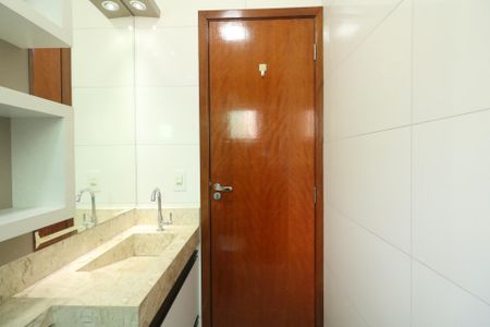 Casa à venda com 167m², 3 quartos e 3 vagasBanheiro