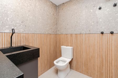 Banheiro de kitnet/studio para alugar com 1 quarto, 25m² em Santo Amaro, São Paulo