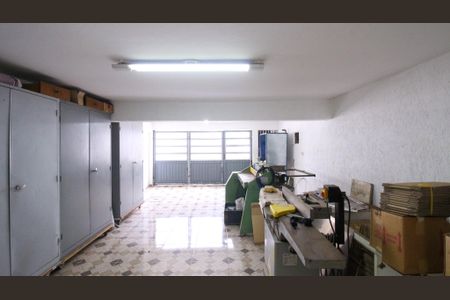Casa à venda com 170m², 4 quartos e 5 vagas Casa à venda com 170m², 4 quartos e 5 vagasGaragem