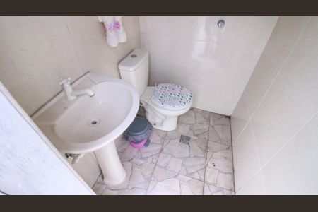 Casa à venda com 170m², 4 quartos e 5 vagas Casa à venda com 170m², 4 quartos e 5 vagasLavabo 1