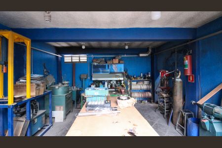 Casa à venda com 170m², 4 quartos e 5 vagas Casa à venda com 170m², 4 quartos e 5 vagasDepósito