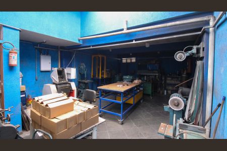 Casa à venda com 170m², 4 quartos e 5 vagas Casa à venda com 170m², 4 quartos e 5 vagasDepósito