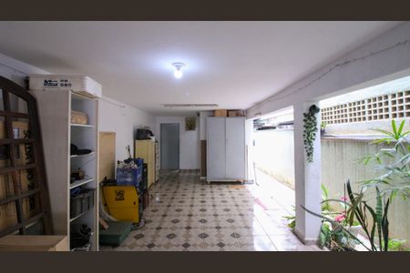 Casa à venda com 170m², 4 quartos e 5 vagas Casa à venda com 170m², 4 quartos e 5 vagasGaragem