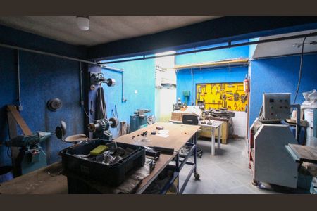 Casa à venda com 170m², 4 quartos e 5 vagas Casa à venda com 170m², 4 quartos e 5 vagasDepósito