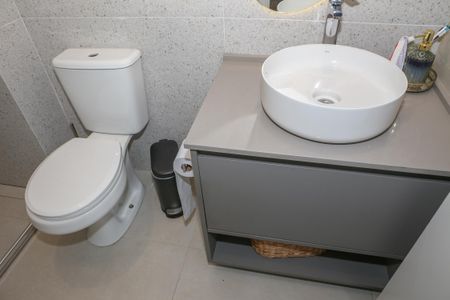 Apartamento à venda com 84m², 3 quartos e 2 vagasBanheiro Social