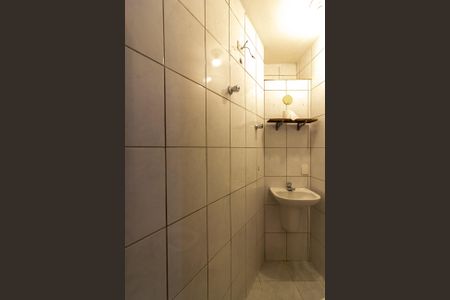 Casa para alugar com 65m², 2 quartos e 1 vaga Casa para alugar com 65m², 2 quartos e 1 vagaBanheiro