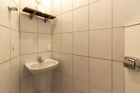 Casa para alugar com 65m², 2 quartos e 1 vaga Casa para alugar com 65m², 2 quartos e 1 vagaBanheiro