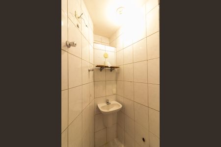 Casa para alugar com 65m², 2 quartos e 1 vaga Casa para alugar com 65m², 2 quartos e 1 vagaBanheiro